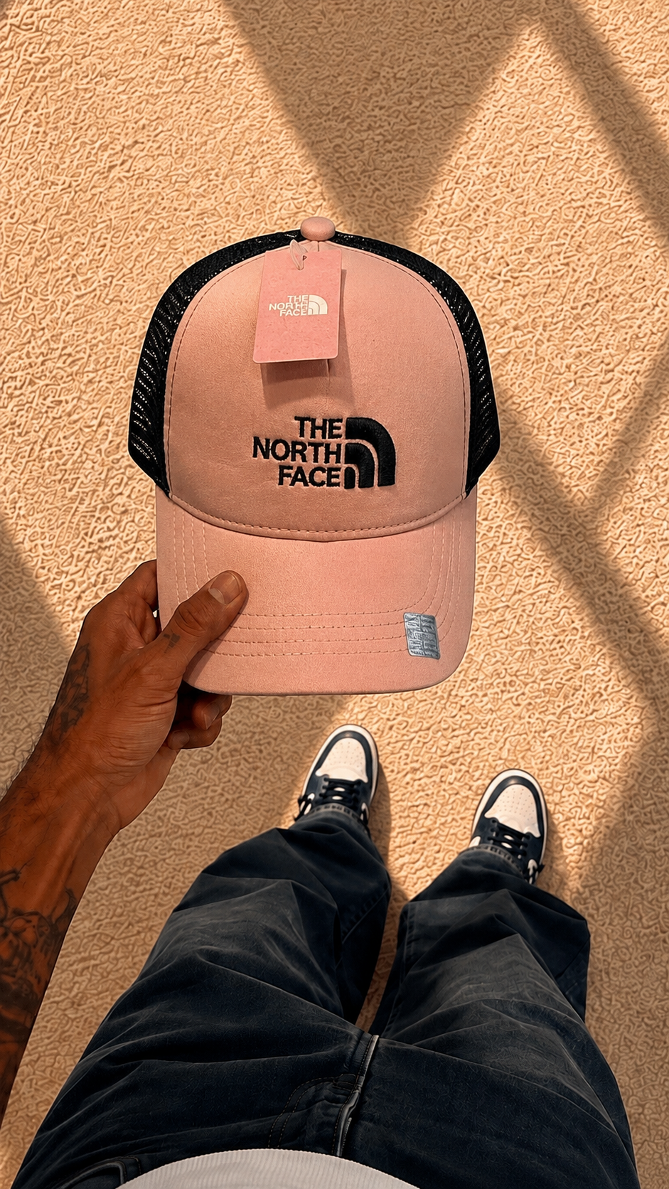 کلاه تراکر صورتی The north face
