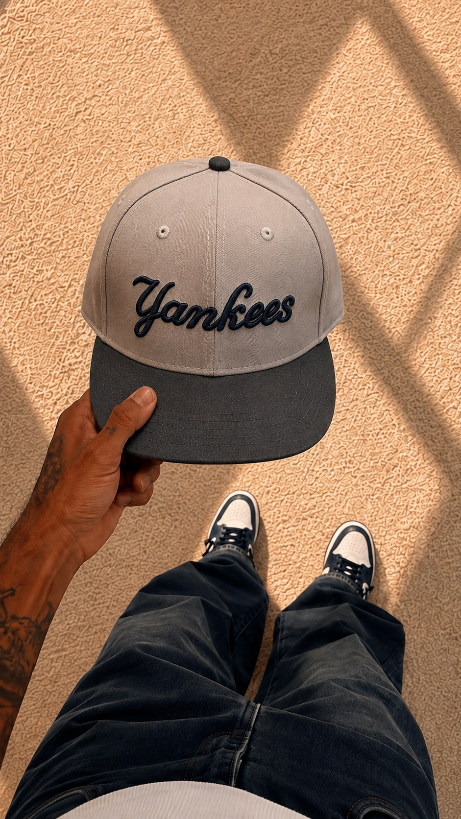 کلاه اسنپ بک طوسی Yankees گلدوزی مشکی